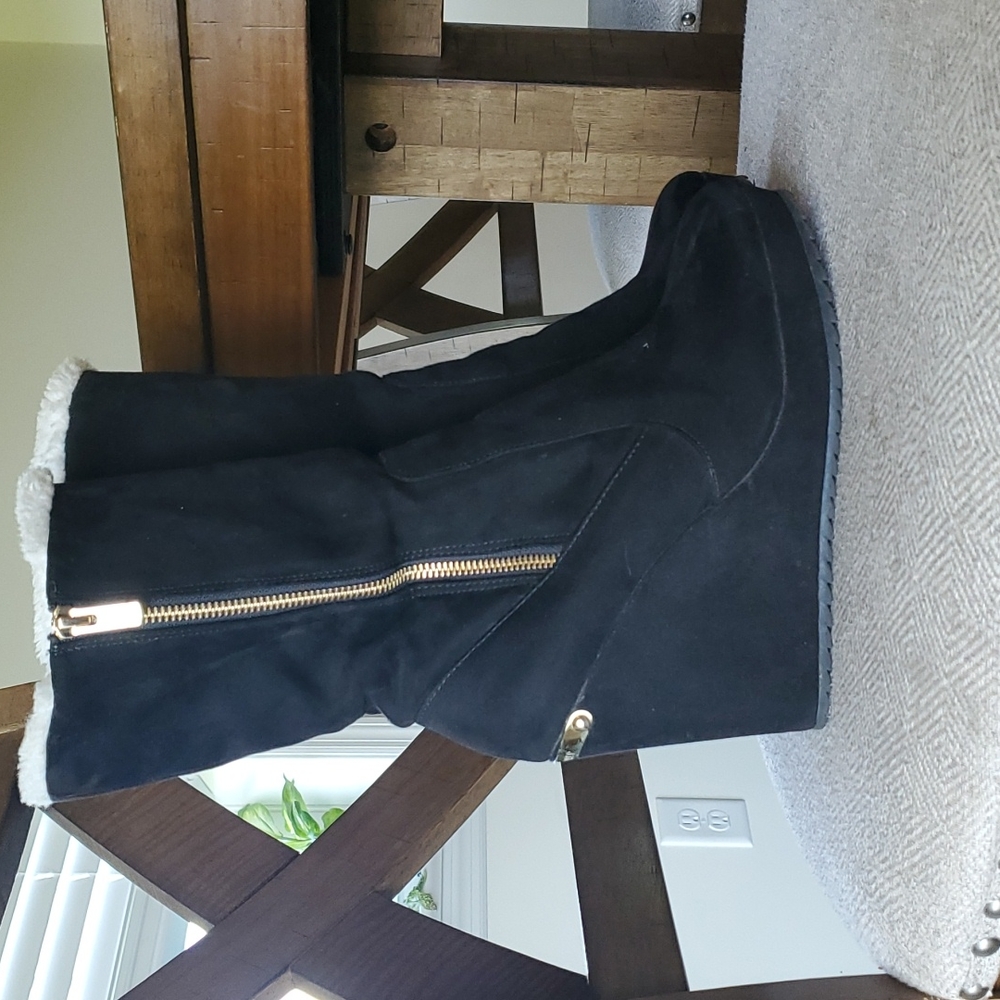 Juicy Couture size 9 Wedge Boots